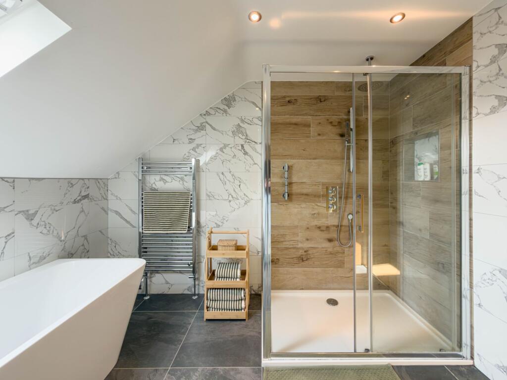 Primary En Suite