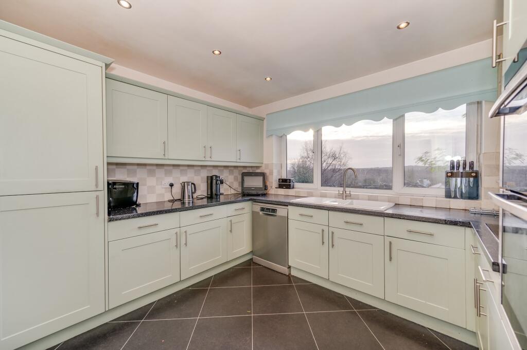 KITCHEN, DINING ROOM AND LOUNGE