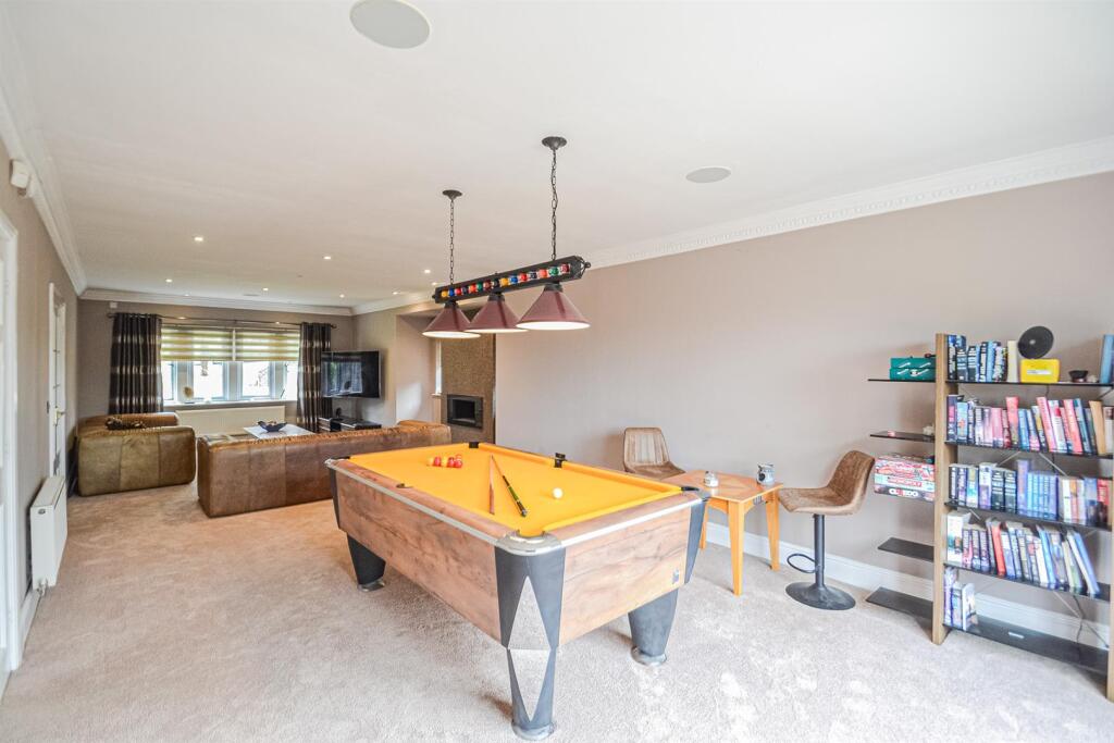 Dining Room (Formerly) &amp; Lounge