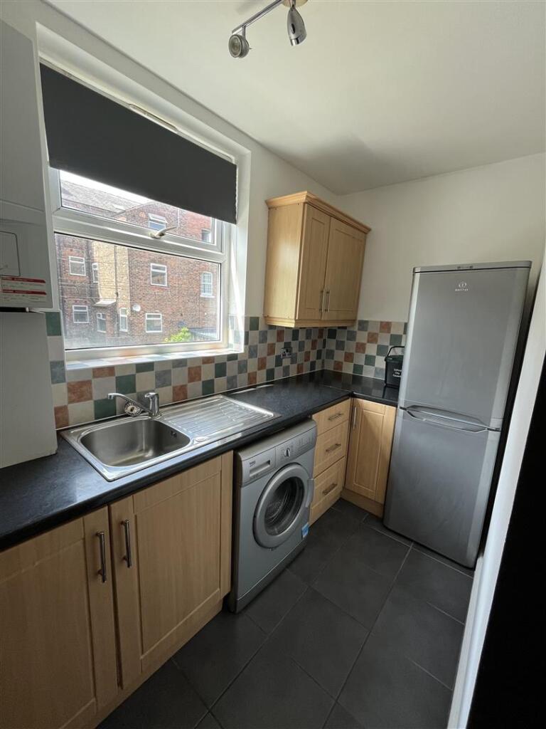 12, 4 SANDY GROVE KITCHEN.JPG