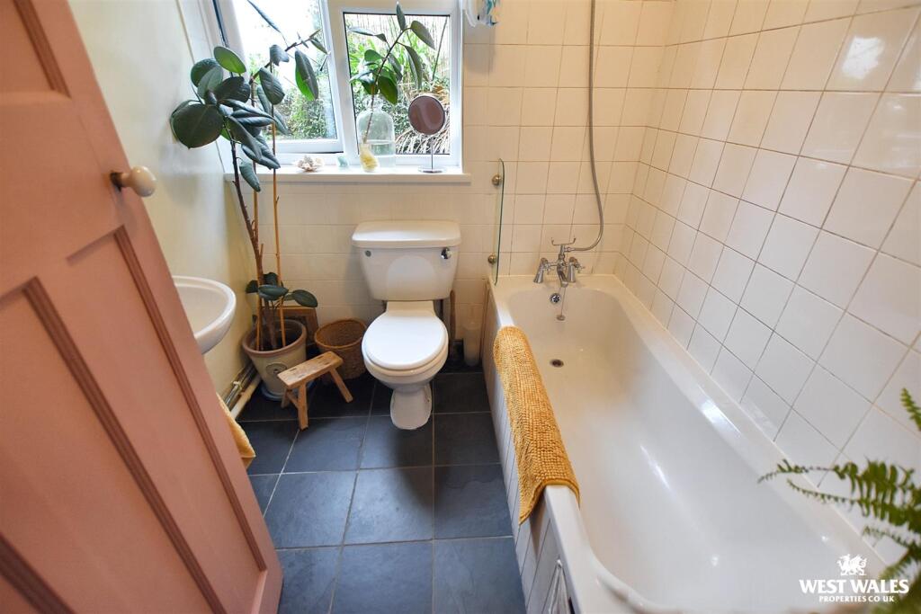 6 - 2025-10-12T213013.188.jpg