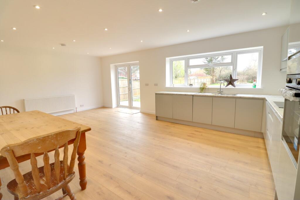 KITCHEN/DINING/FAMILY ROOM