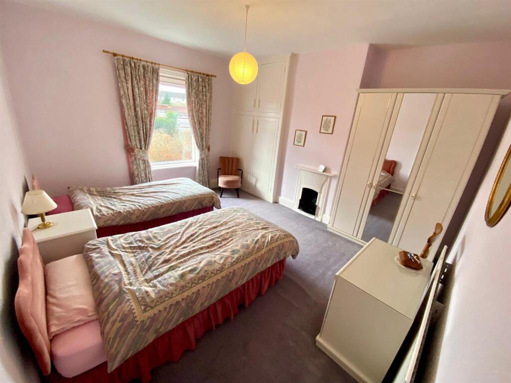 Bedroom 2.jpg
