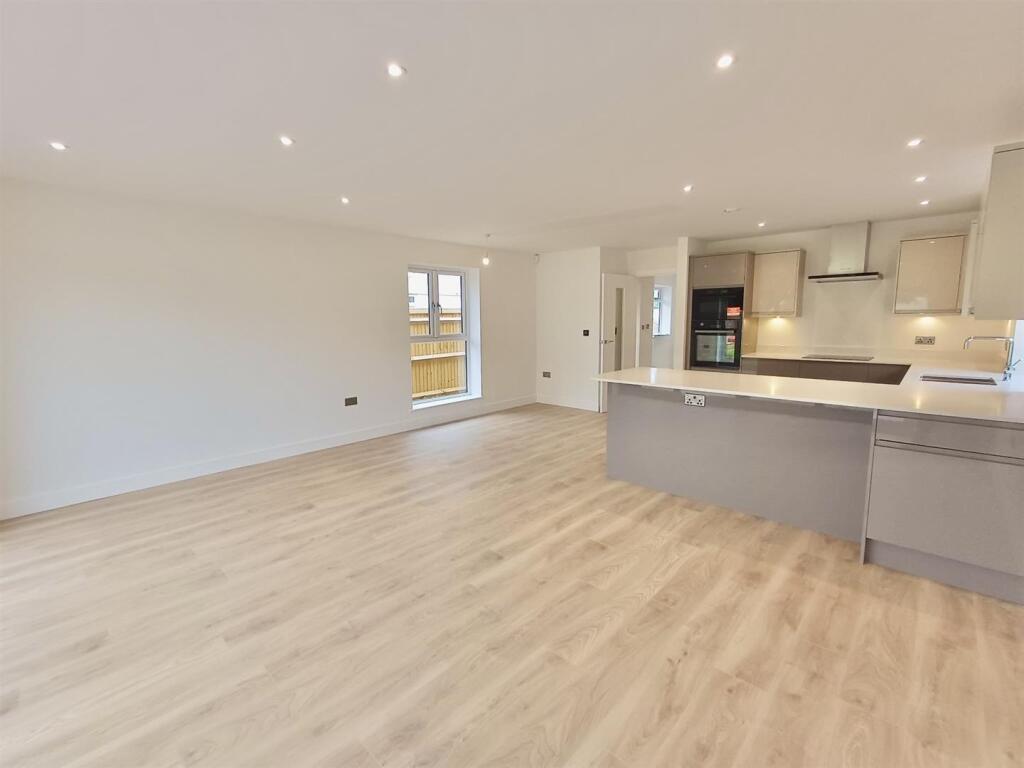 Lounge/Diner/Kitchen