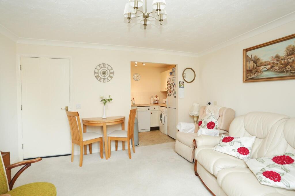 general 14420831_350