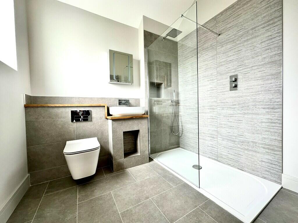 En Suite 2