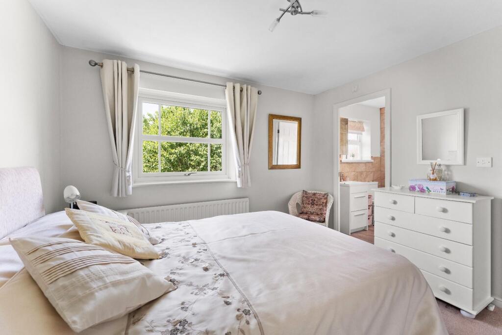 31 Grange Farm Rd  BS49 4RB 30.jpg