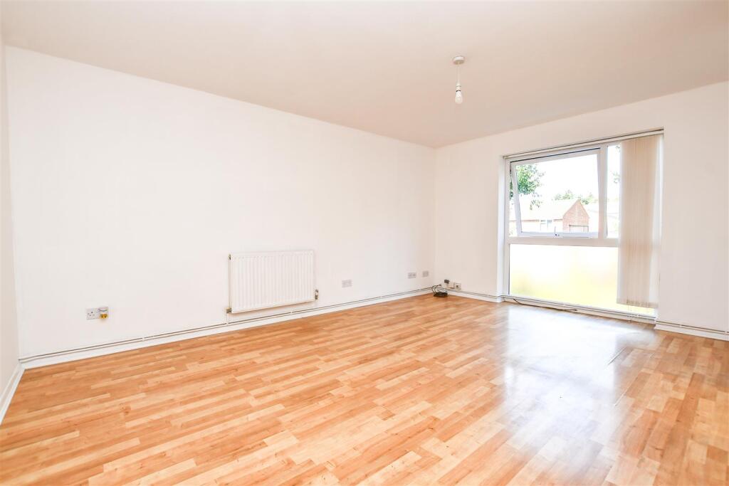 Living Room 1.jpg