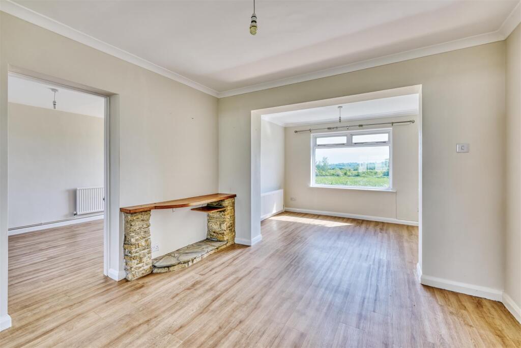 13-1 Fotheringhay rd