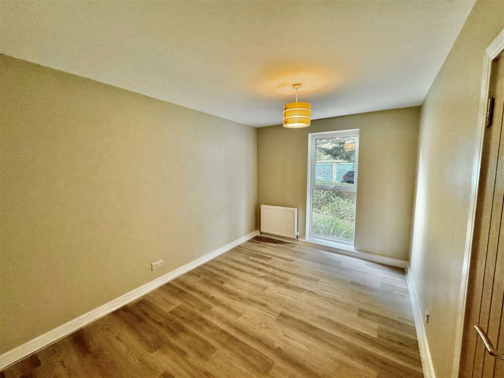 Bedroom1.jpg