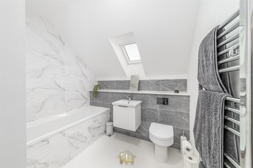 29 CASTLEVIEW PL 031125 EDIT (7 of 35).jpg