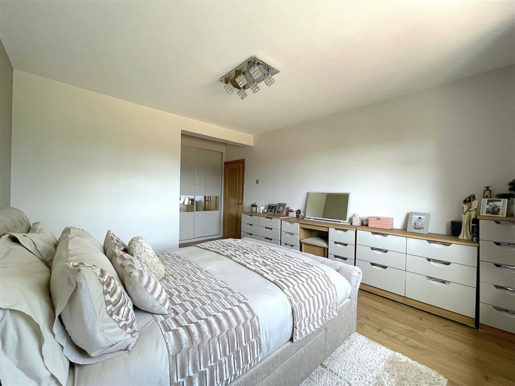 Bedroom One (3).jpeg