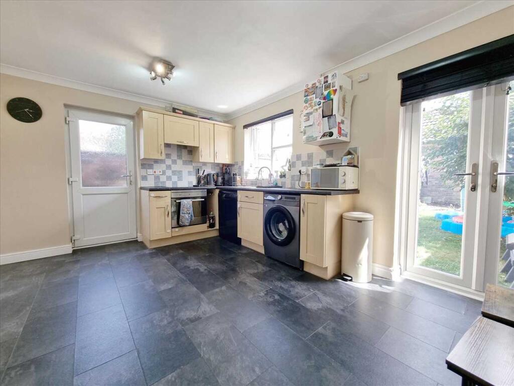 Dining Kitchen:
