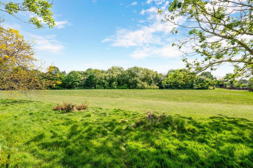 BRIDGEWOOD ROAD  (15).jpg