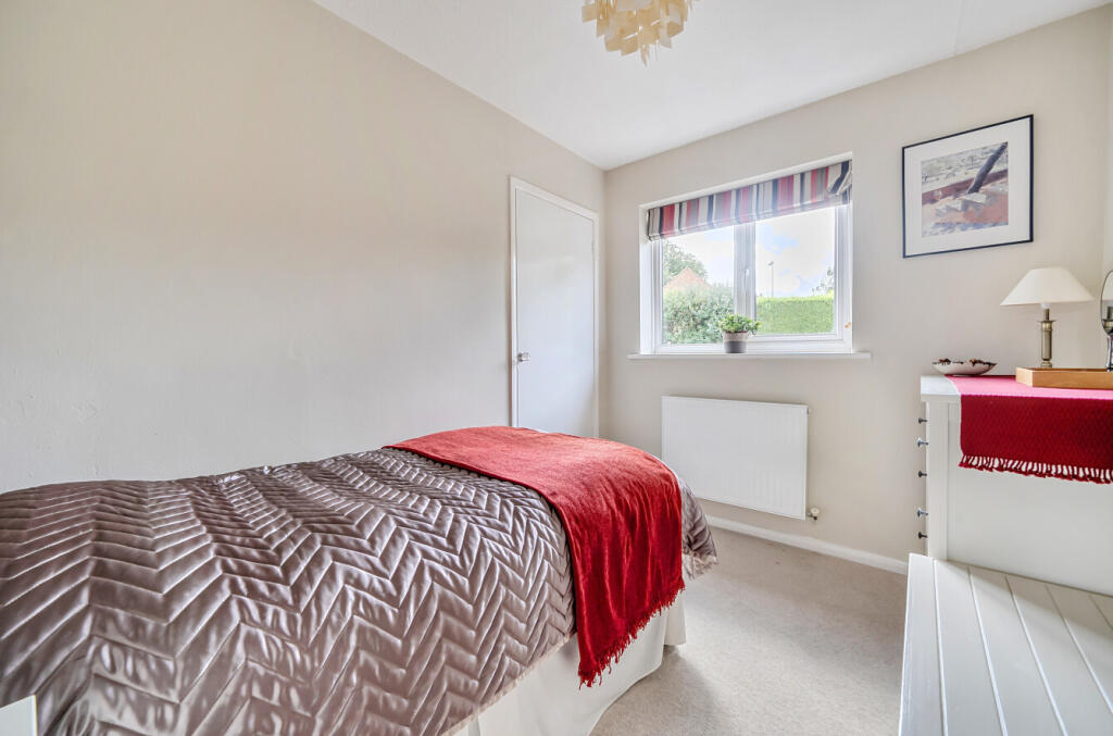 1348549-9-68b9806...