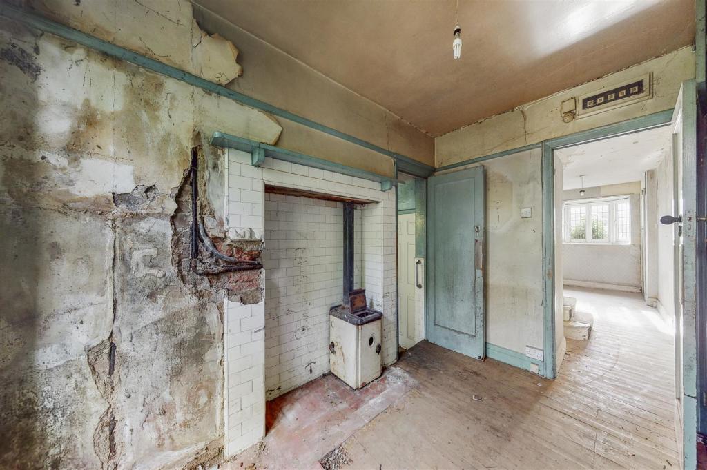 30 Southbourne Crescent - MrUNtbNiMcRi1rqJc10R.jpg