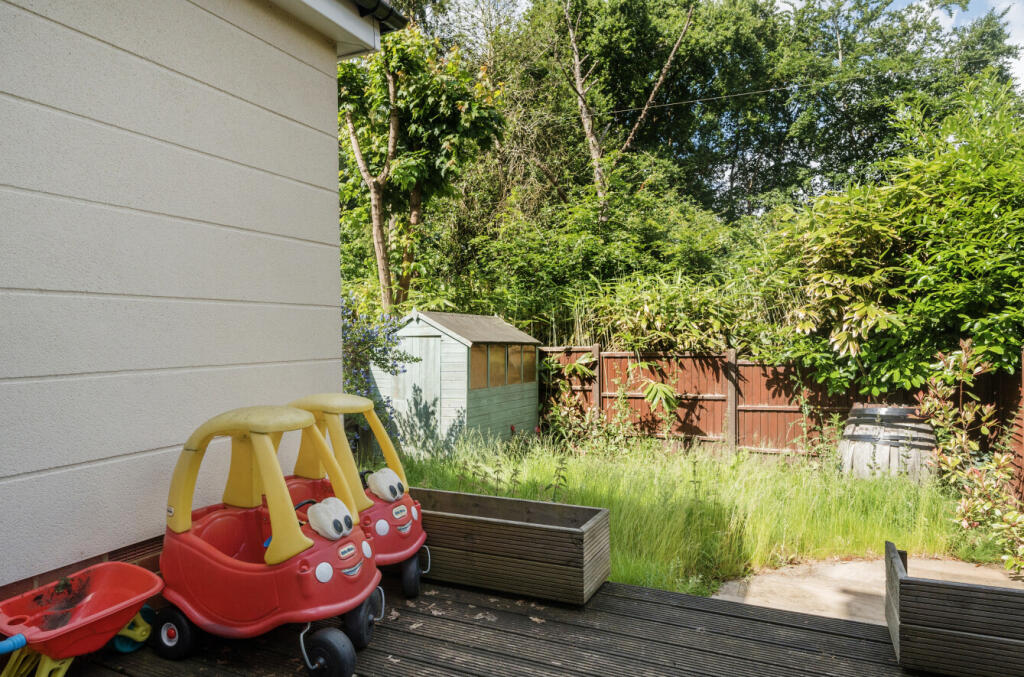 1303335-4-683d6ee...