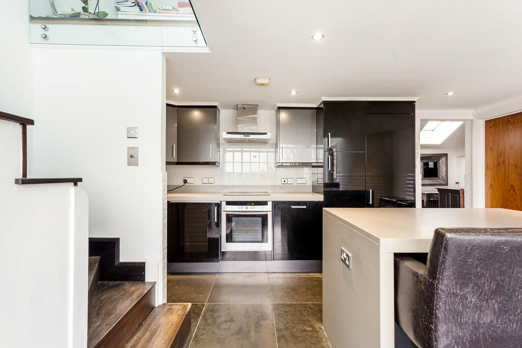 Flat 28 288639 (6...