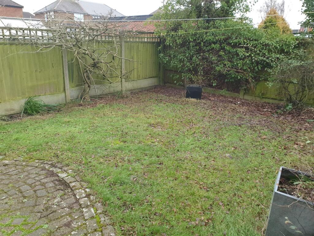 ADDITIONAL OUTSIDE PHOTOS