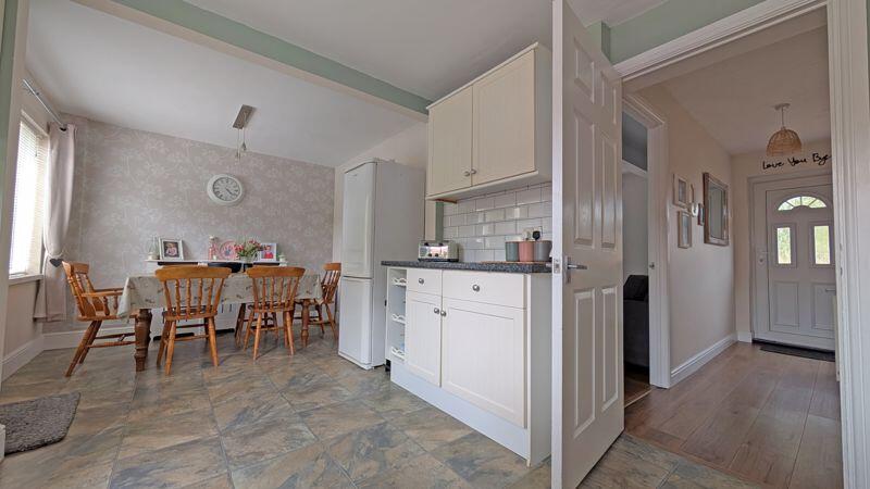 KITCHEN DINING AREA