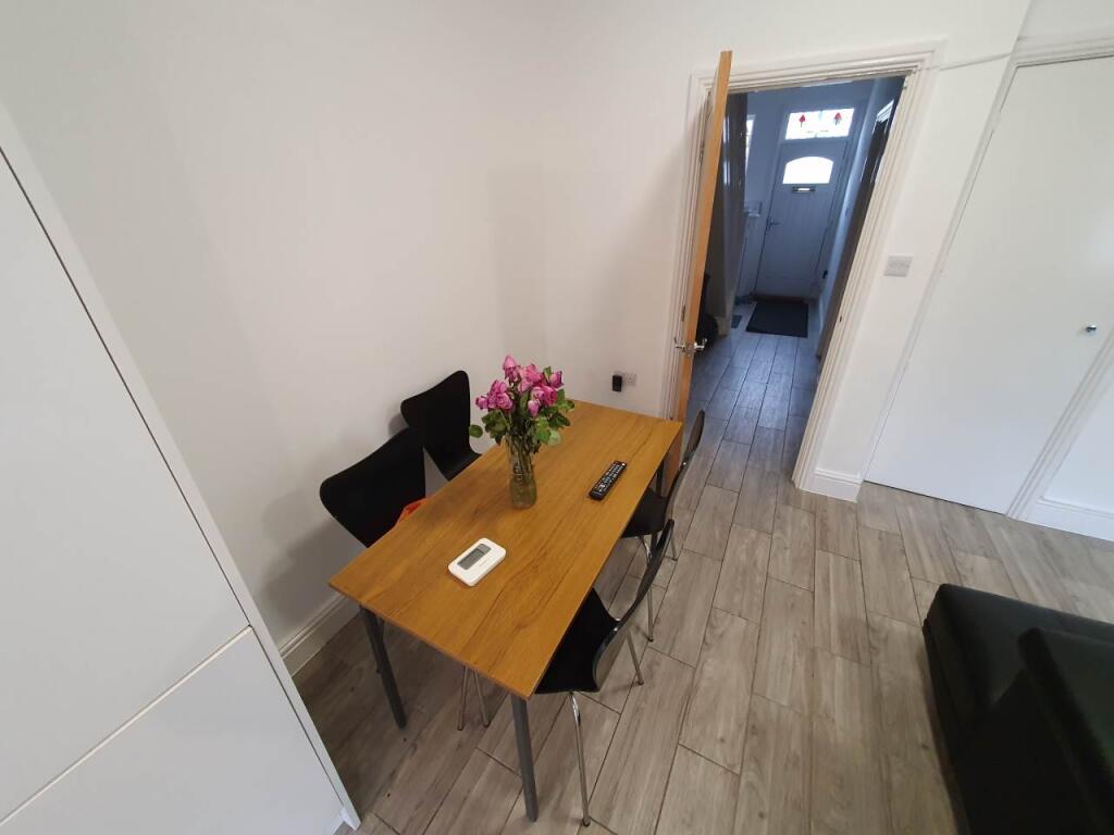 Dining room (2)