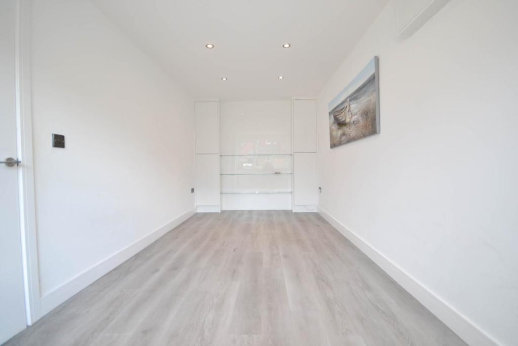 Dining Room/Study/Playroom