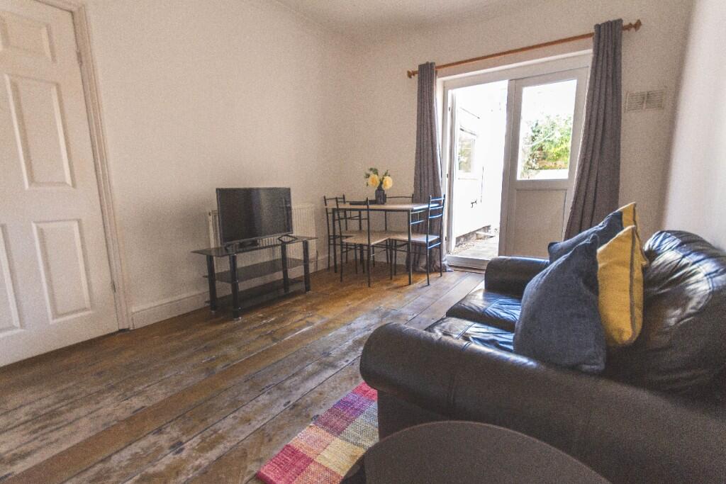 Light &amp; airy Lounge