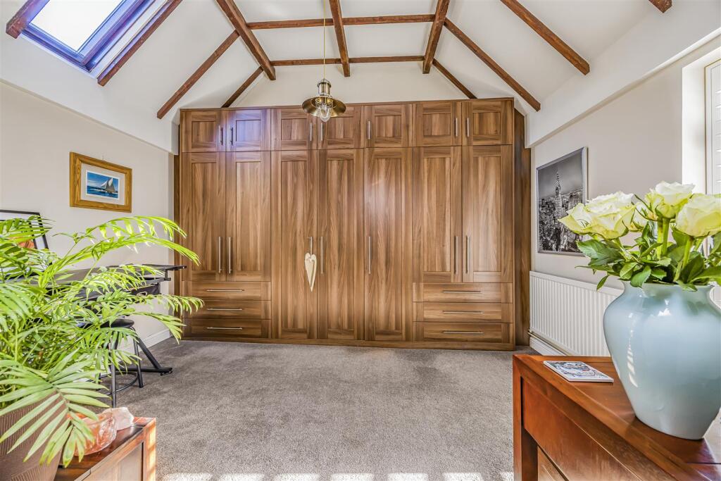 2 Marsh Barns, Marsh Lane, Merston-PorticoMarketin