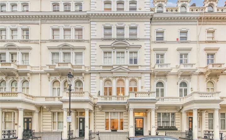 24 Queen's Gate Terrace Ext 2016.JPG
