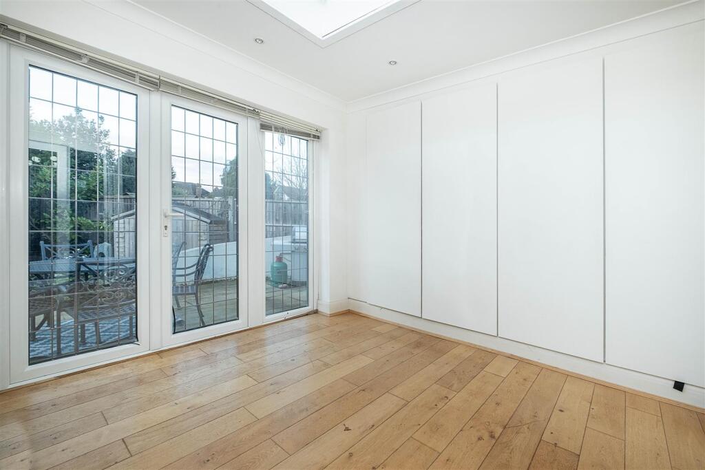 51-embercourt-road (48).jpg