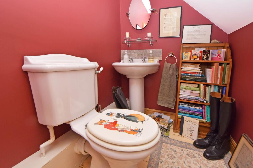 Cloak room