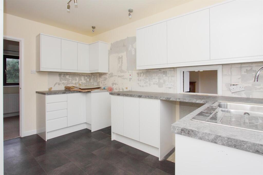 1a mission road ph18.JPG