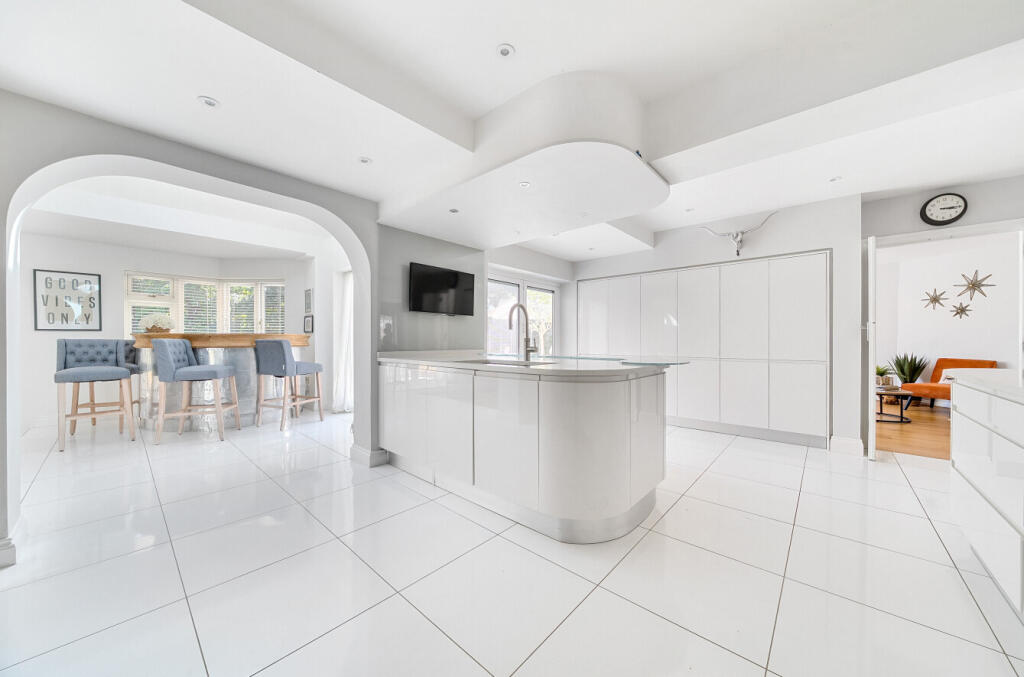 1320235-31-68720a...