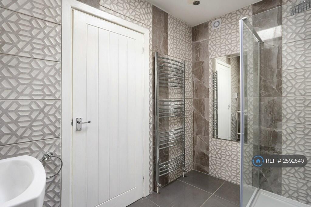 2nd Bathroom