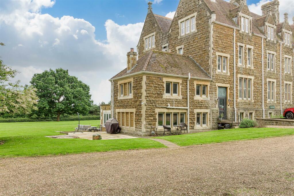 The Maples, Flat 7 Whilton Lodge [HIGHres] 002.jpg