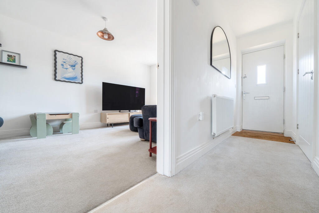 1317858-17-686bee...