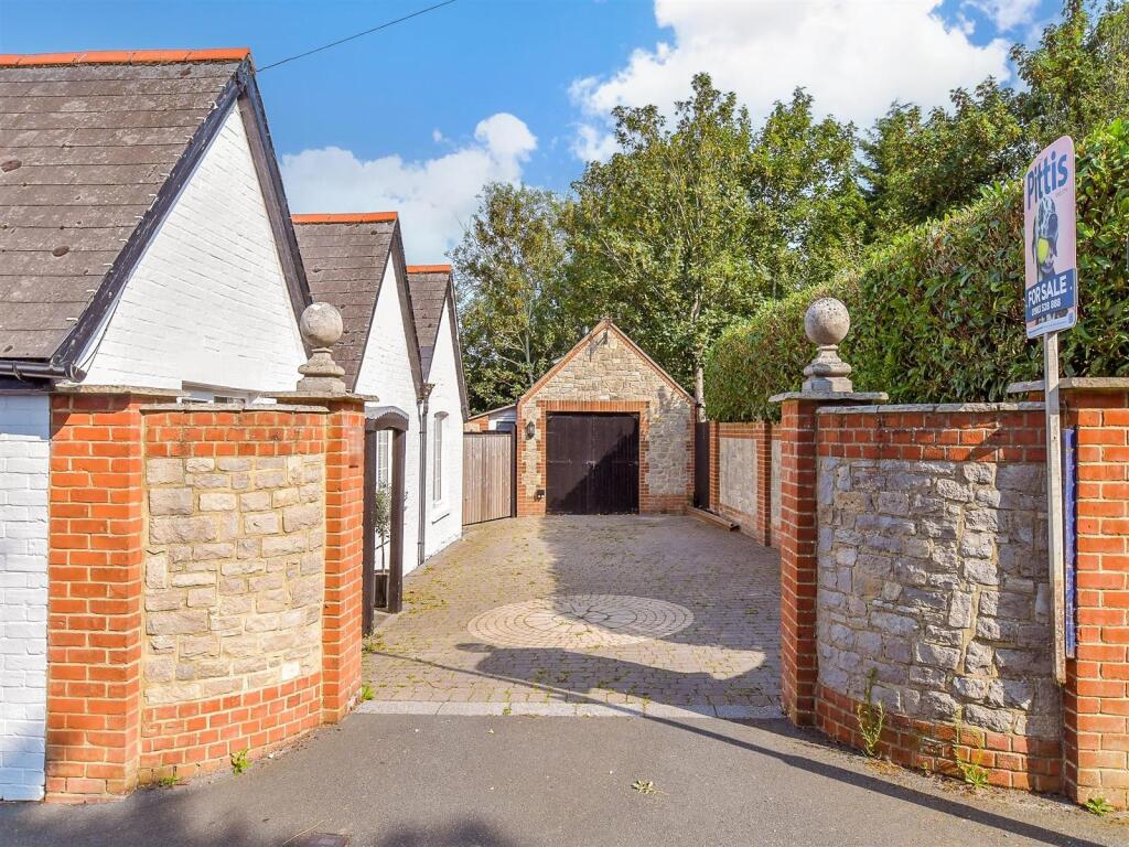 Driveway/Parking*