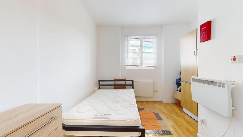 662bb2018543ca3e5fb05207_b66796faa26cb7f8b60e13b3b