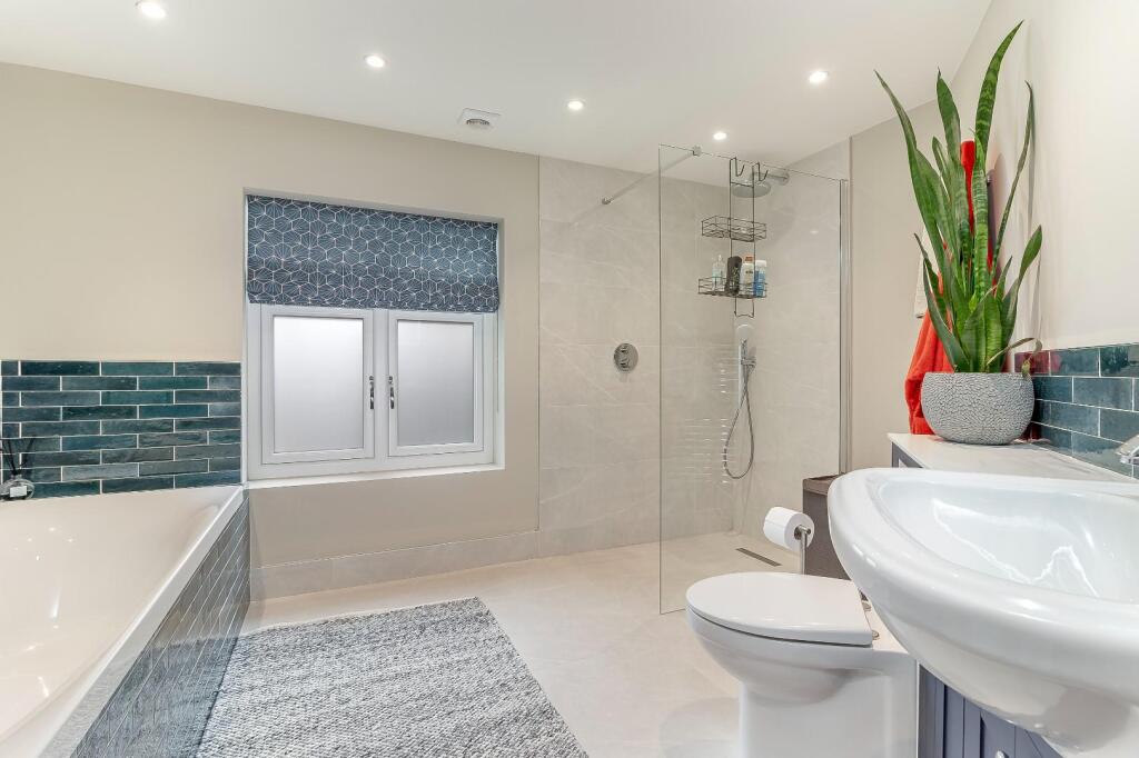 Bedroom 2 Ensuite - A.jpg