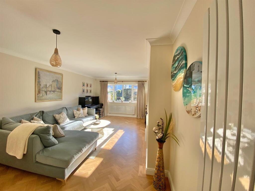 Bedroom 4 / Living Room