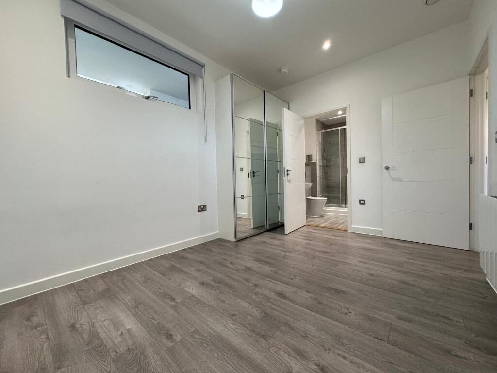 To rent 2 bed in Har