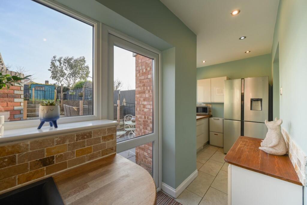 97 Wimperis Way (27 of 31).jpg