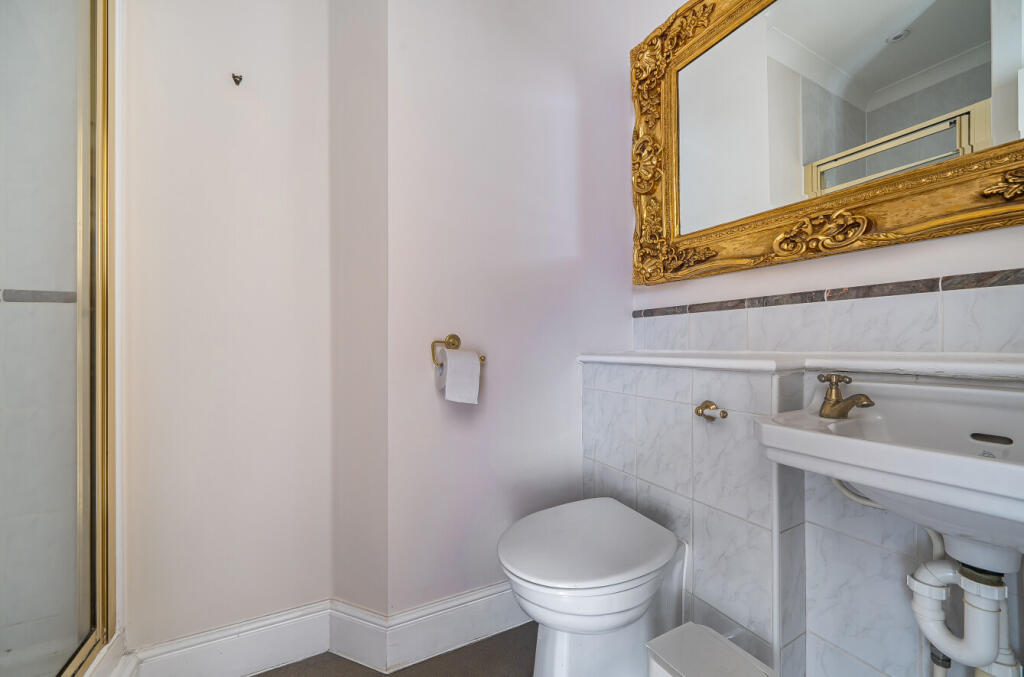 1386720-9-692ee3e...