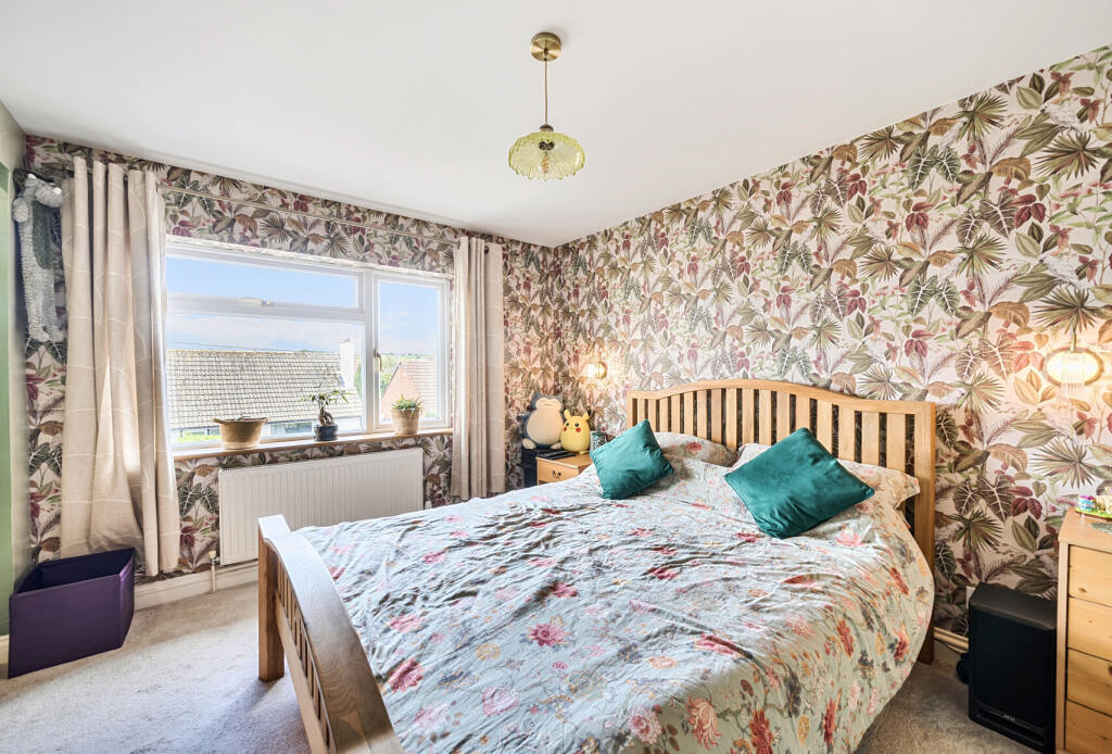 1348568-8-68c80d7...