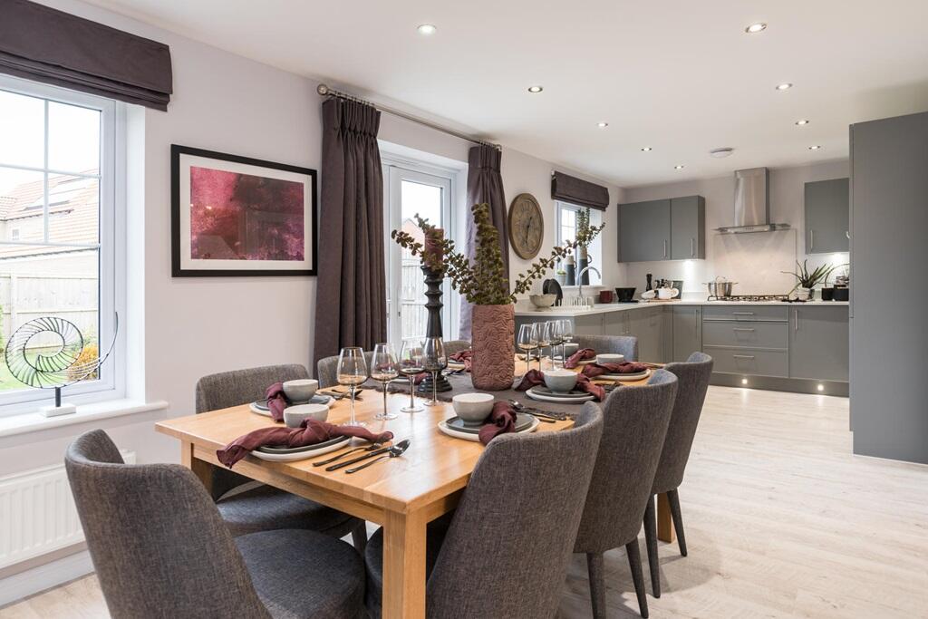 Large kitchen/dining area perfect for entertaining