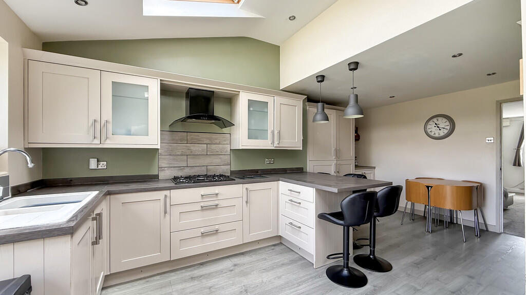 Kitchen/dining ro...