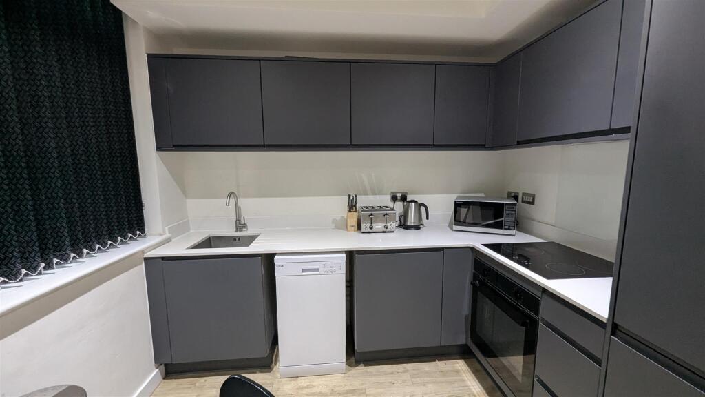 PXL_20250305_181045209