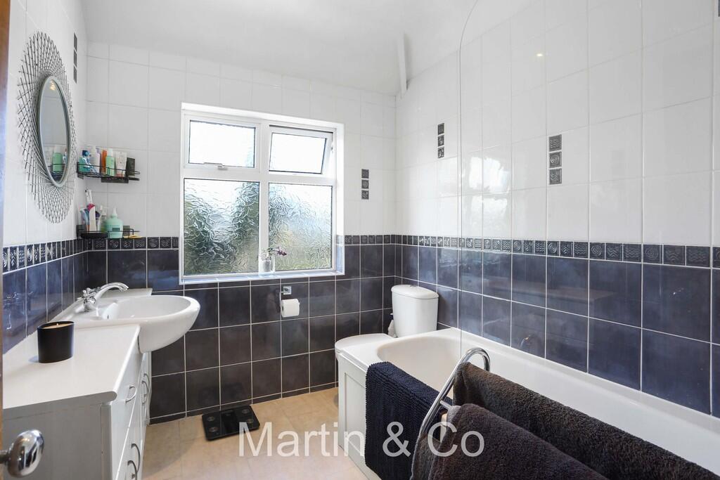 1444213293 - 87 T...