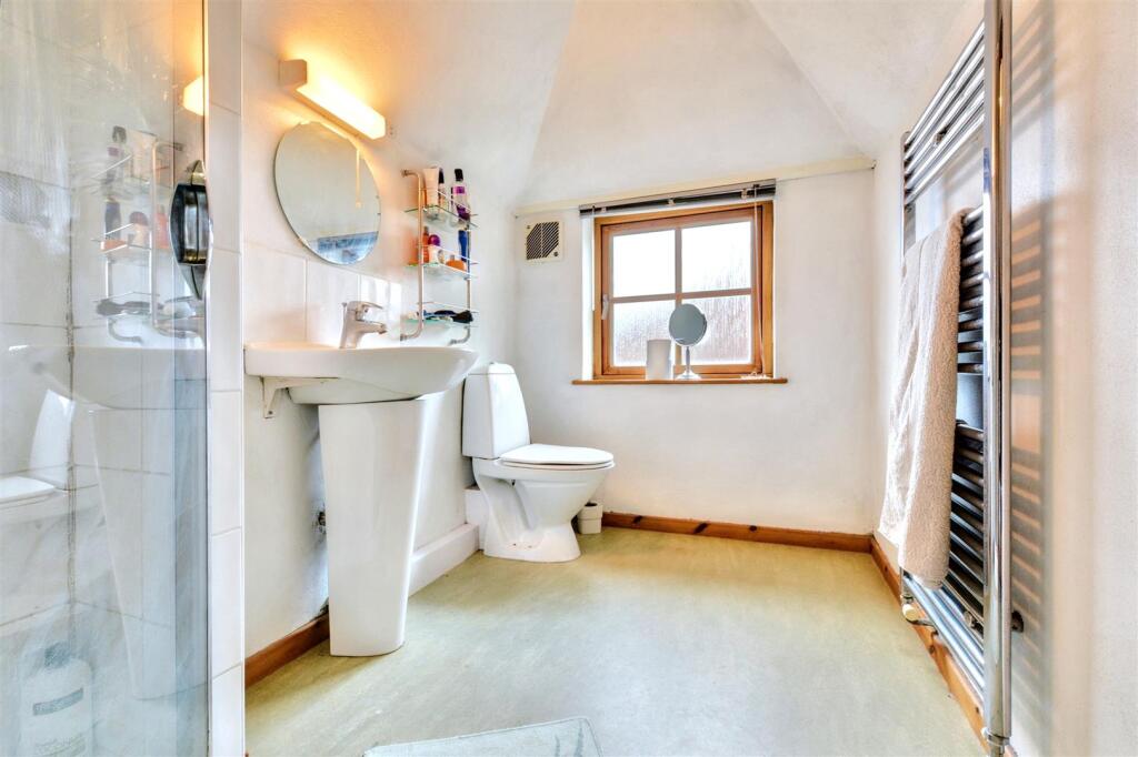 Ensuite.jpeg