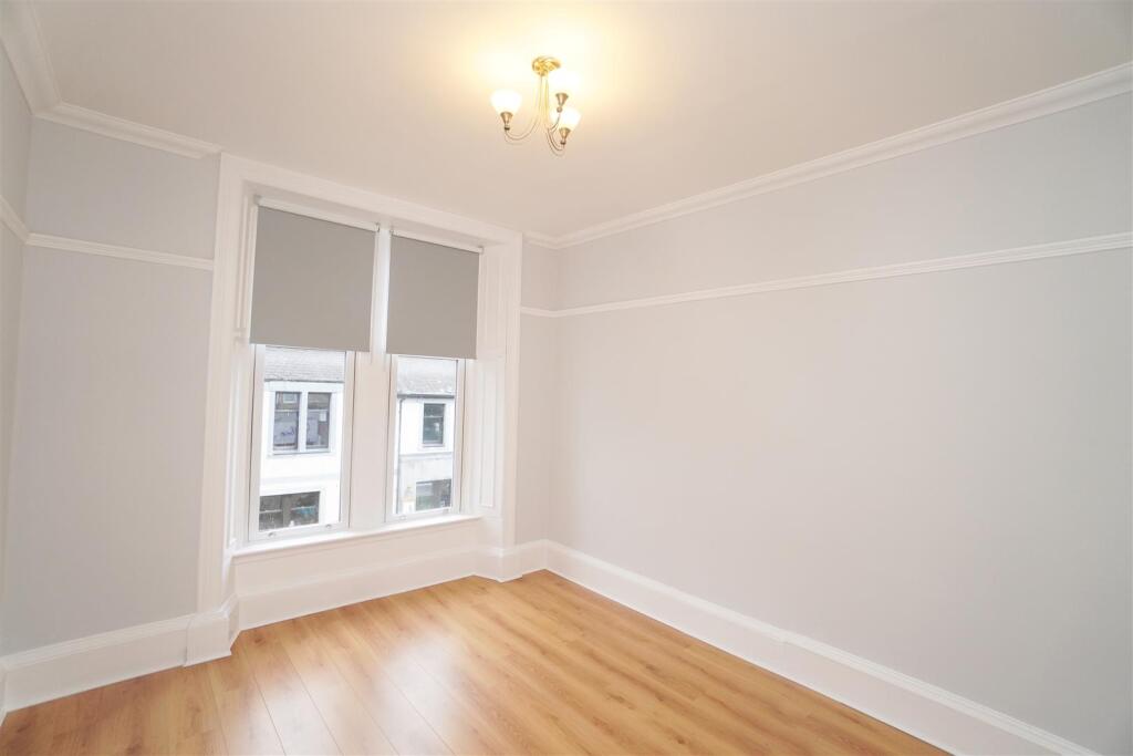 bedroom2.jpg